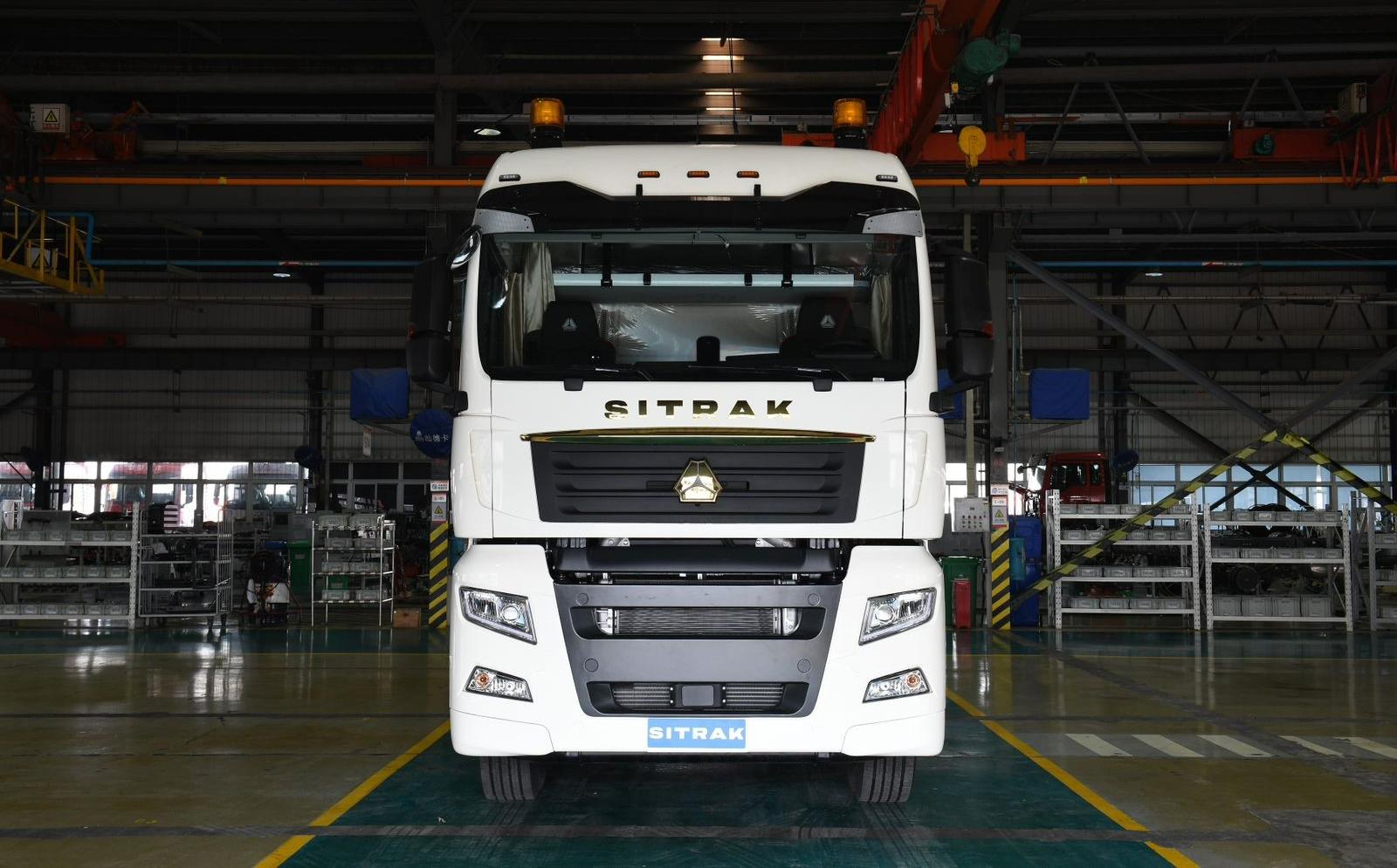 Тягачи SITRAK C7H 4x2 с обновлённым интерьером кабины уже в пути!